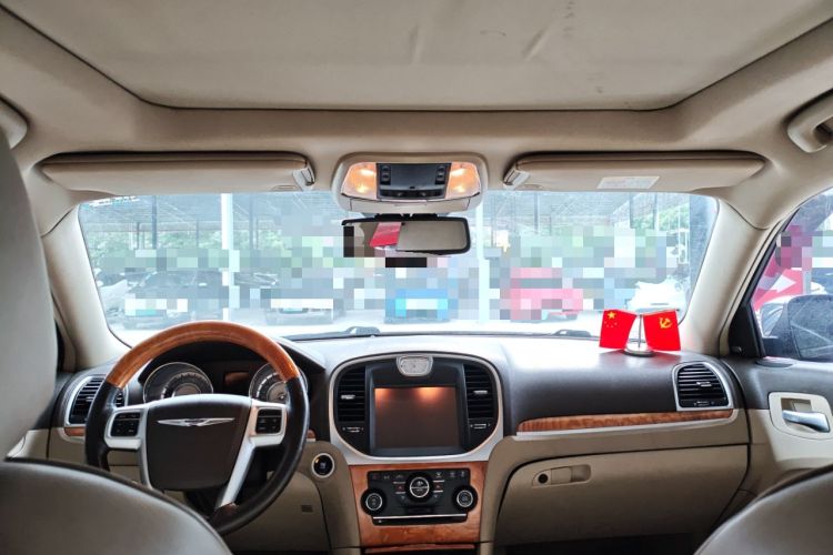 Used Chrysler 300C 2013 3.6L Luxury Edition Headliner