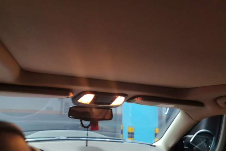 Used Chrysler 300C 2013 3.6L Luxury Edition Headliner