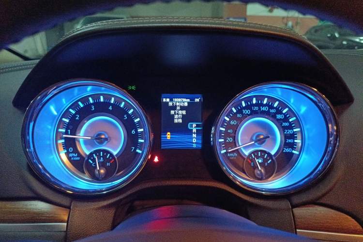 Used Chrysler 300C 2013 3.6L Premium Edition Instrument Cluster