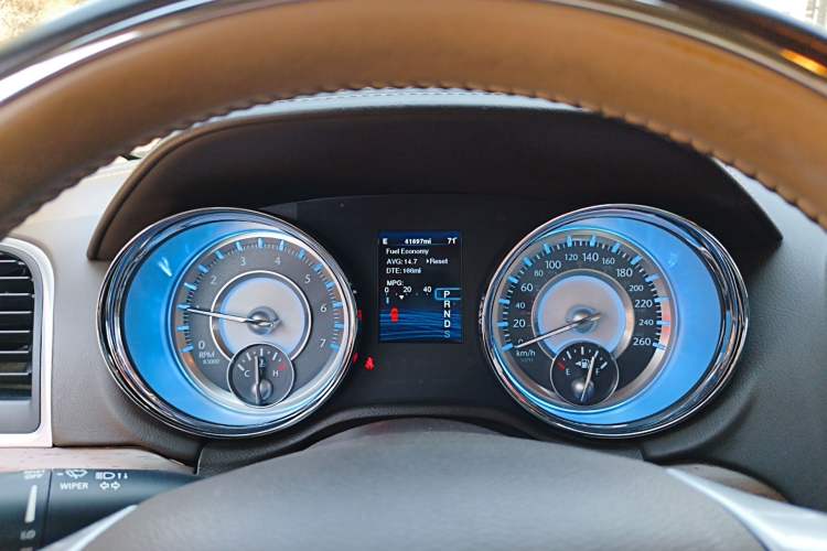 Used Chrysler 300C 2013 3.6L Premium Edition Instrument Cluster