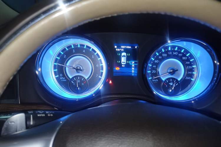 Used Chrysler 300C 2013 3.6L Premium Edition Instrument Cluster