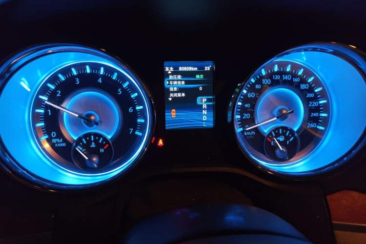 Used Chrysler 300C 2013 3.6L Luxury Edition Instrument Cluster
