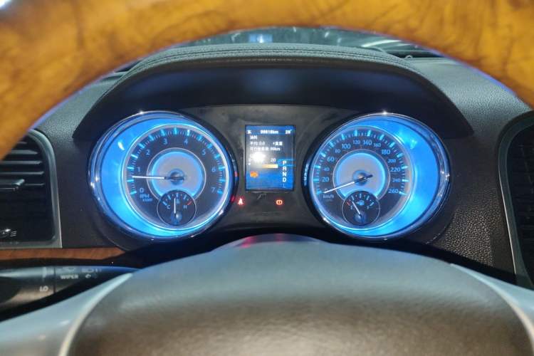 Used Chrysler 300C 2013 3.6L Luxury Edition Instrument Cluster