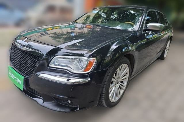 Used Chrysler 300C 2013 3.6L Luxury Edition
