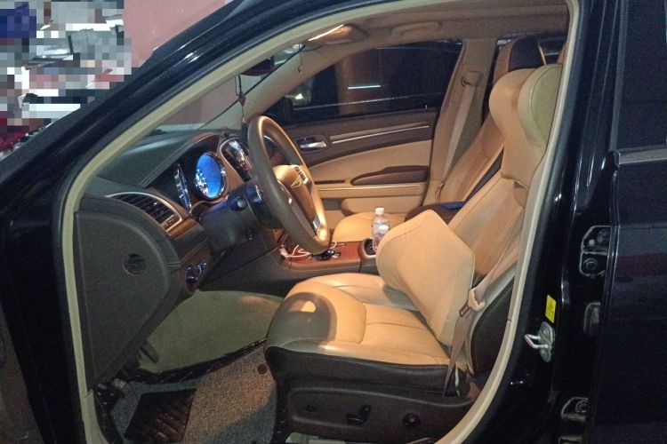 Used Chrysler 300C 2013 3.6L Premium Edition Left Front Seat