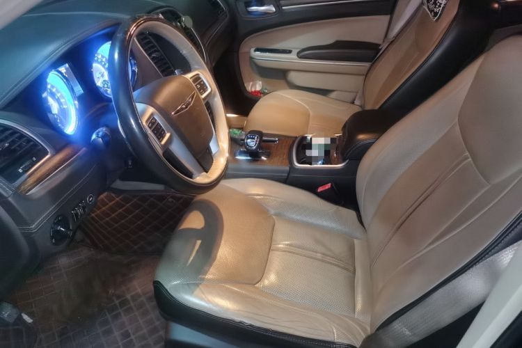 Used Chrysler 300C 2013 3.6L Premium Edition Left Front Seat