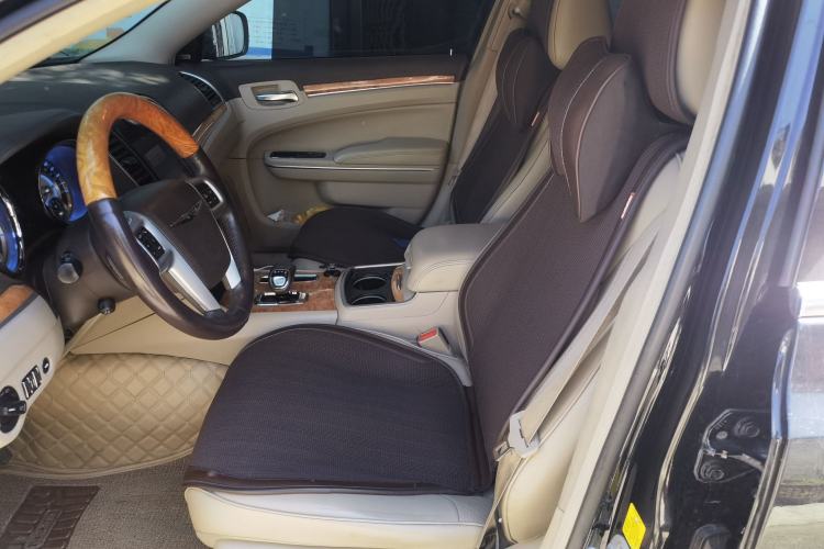 Used Chrysler 300C 2013 3.6L Luxury Edition Left Front Seat