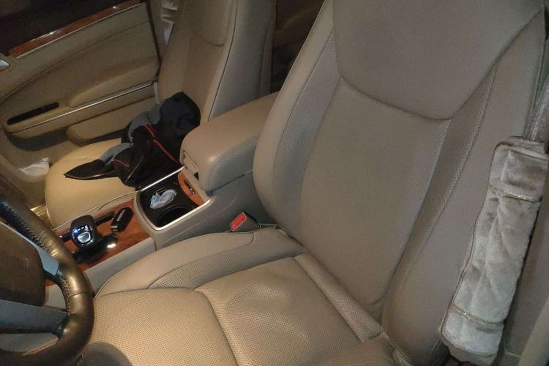 Used Chrysler 300C 2013 3.6L Luxury Edition Left Front Seat