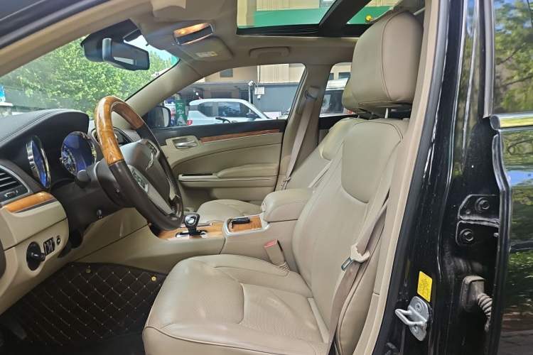 Used Chrysler 300C 2013 3.6L Luxury Edition Left Front Seat