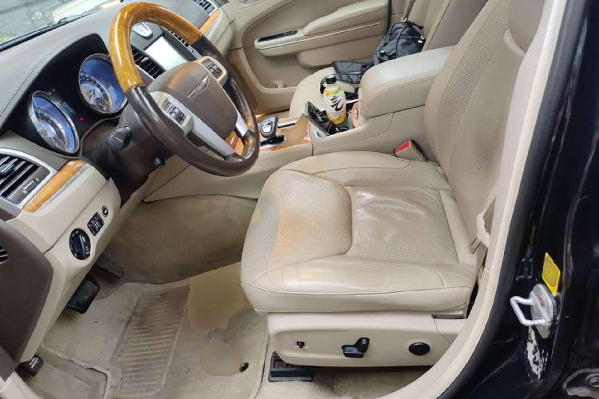 Used Chrysler 300C 2013 3.6L Luxury Edition Left Front Seat