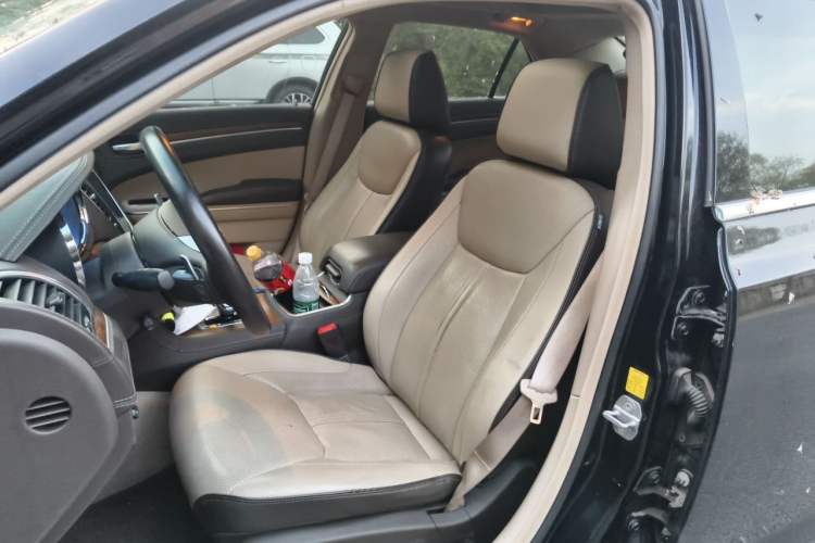 Used Chrysler 300C 2013 3.6L Premium Edition Left Front Seat
