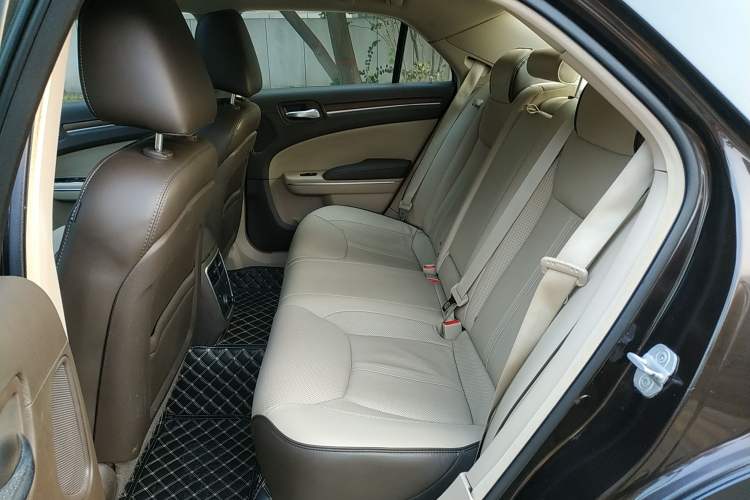 Used Chrysler 300C 2013 3.6L Premium Edition Left Rear Seat