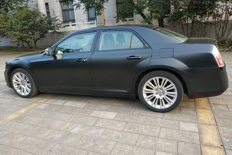 Used Chrysler 300C 2013 3.6L Premium Edition Left Side