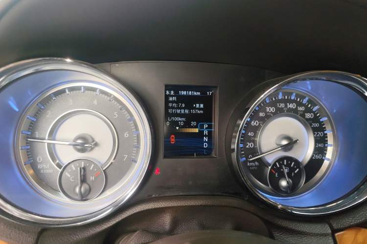 Used Chrysler 300C 2013 3.6L Luxury Edition Odometer Close Up