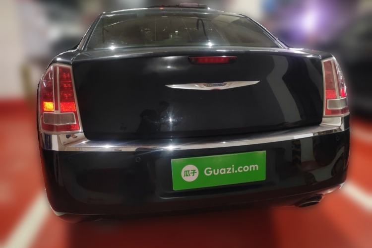 Used Chrysler 300C 2013 3.6L Luxury Edition Rear