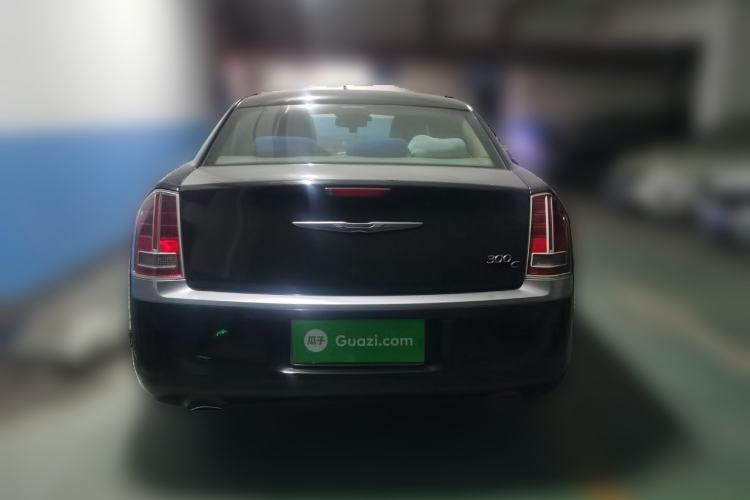 Used Chrysler 300C 2013 3.6L Premium Edition Rear
