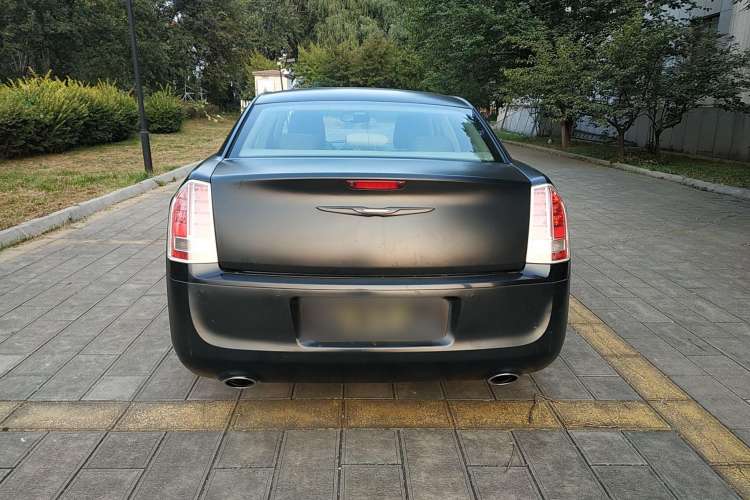 Used Chrysler 300C 2013 3.6L Premium Edition Rear