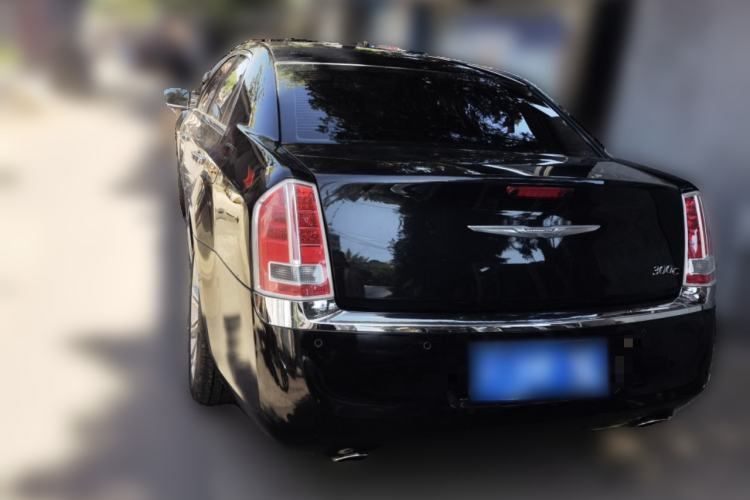 Used Chrysler 300C 2013 3.6L Luxury Edition Rear Left 45 Deg