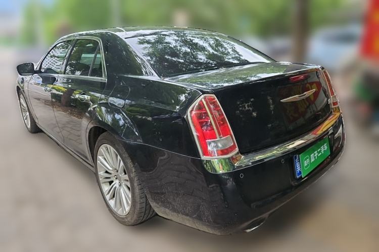 Used Chrysler 300C 2013 3.6L Luxury Edition Rear Left 45 Deg