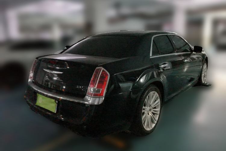 Used Chrysler 300C 2013 3.6L Luxury Edition Rear Right 45 Deg