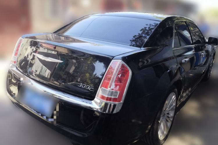 Used Chrysler 300C 2013 3.6L Luxury Edition Rear Right 45 Deg