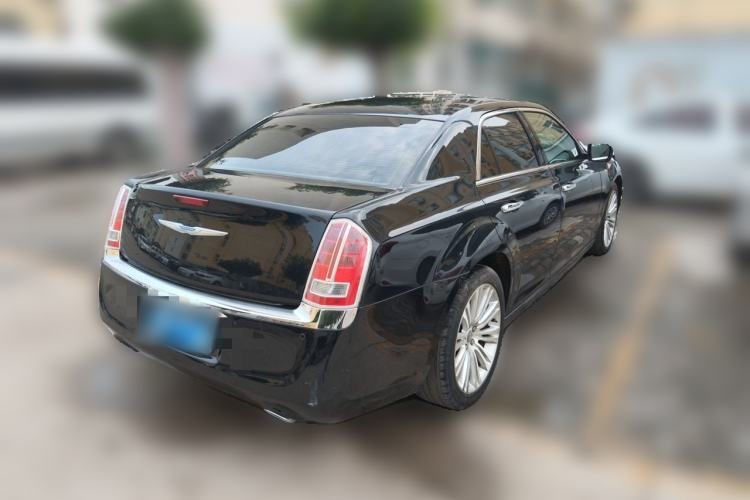 Used Chrysler 300C 2013 3.6L Luxury Edition Rear Right 45 Deg