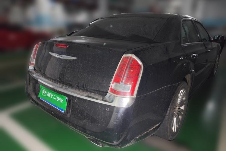 Used Chrysler 300C 2013 3.6L Luxury Edition Rear Right 45 Deg