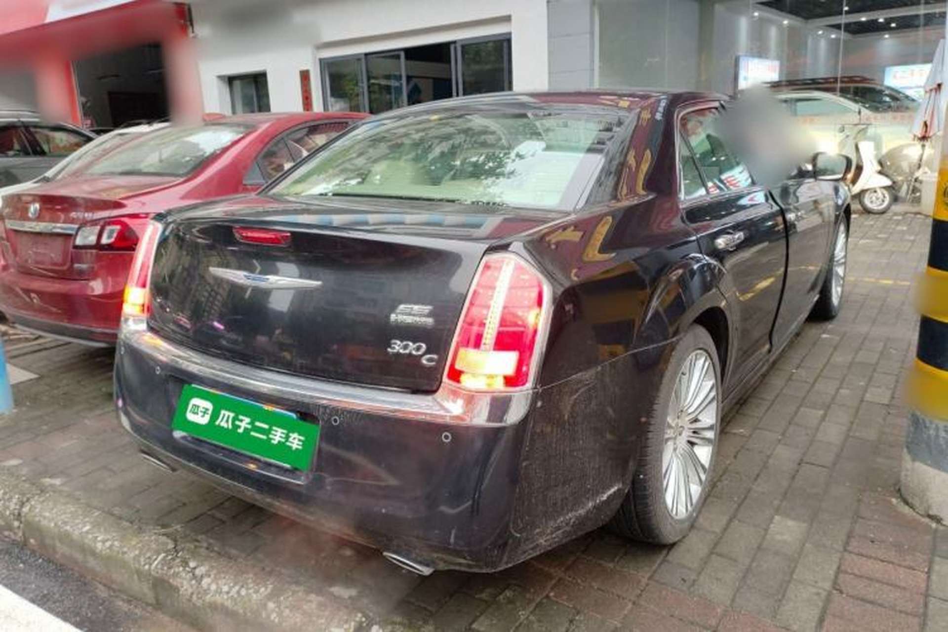 Used Chrysler 300C 2013 3.6L Luxury Edition Rear Right 45 Deg