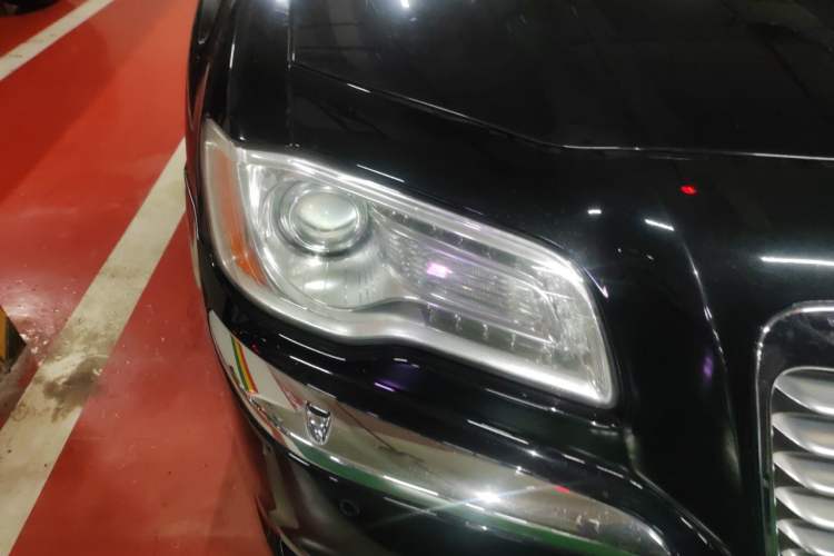 Used Chrysler 300C 2013 3.6L Luxury Edition Right Front Headlight