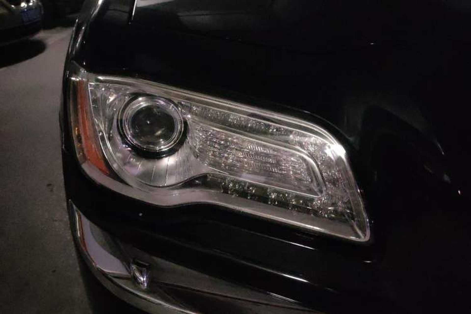 Used Chrysler 300C 2013 3.6L Luxury Edition Right Front Headlight