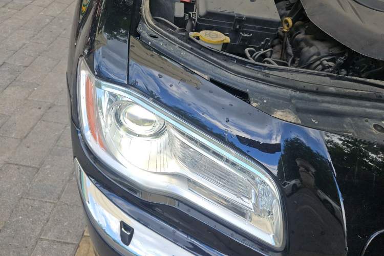 Used Chrysler 300C 2013 3.6L Luxury Edition Right Front Headlight