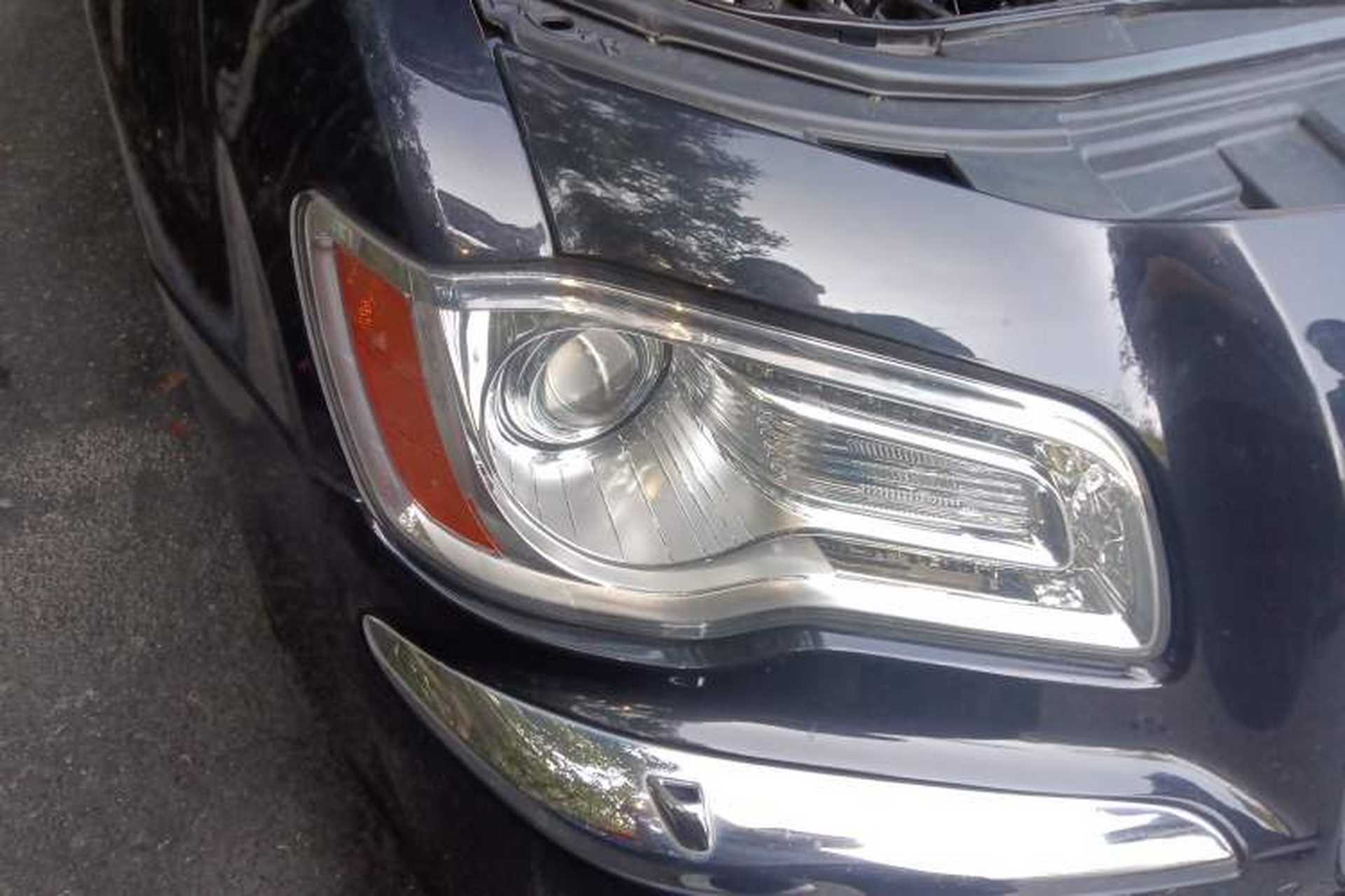 Used Chrysler 300C 2013 3.6L Luxury Edition Right Front Headlight