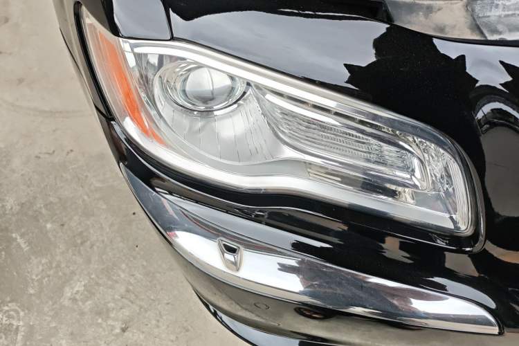 Used Chrysler 300C 2013 3.6L Luxury Edition Right Front Headlight