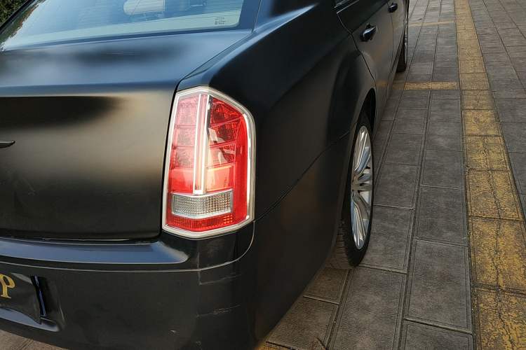 Used Chrysler 300C 2013 3.6L Premium Edition Right Rear Taillight