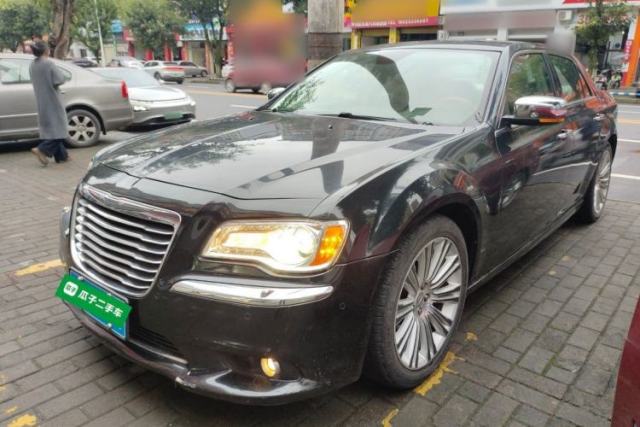Used Chrysler 300C 2013 3.6L Luxury Edition
