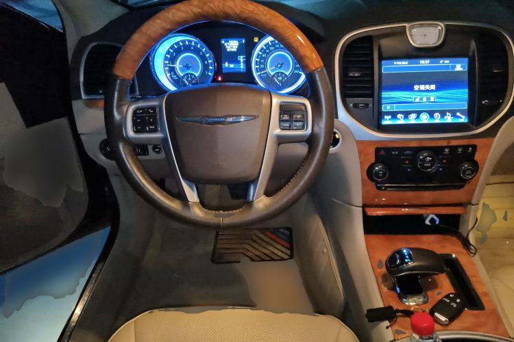 Used Chrysler 300C 2013 3.6L Luxury Edition Steering Wheel