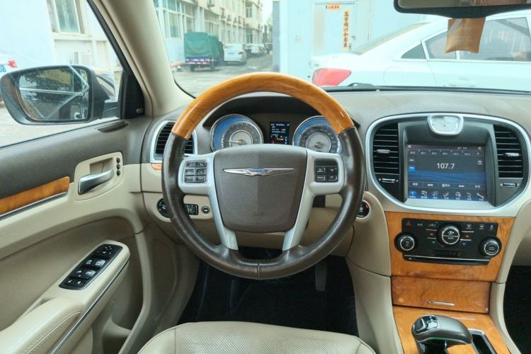 Used Chrysler 300C 2013 3.6L Luxury Edition Steering Wheel