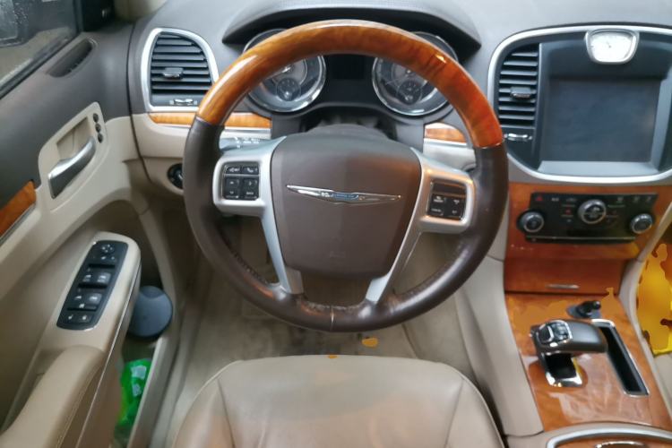 Used Chrysler 300C 2013 3.6L Luxury Edition Steering Wheel