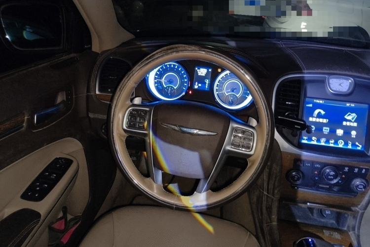Used Chrysler 300C 2013 3.6L Prestige Edition Steering Wheel