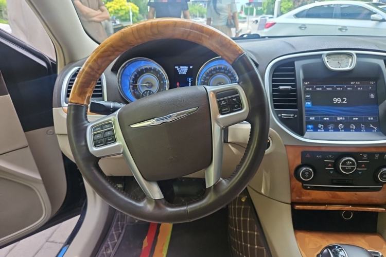 Used Chrysler 300C 2013 3.6L Luxury Edition Steering Wheel
