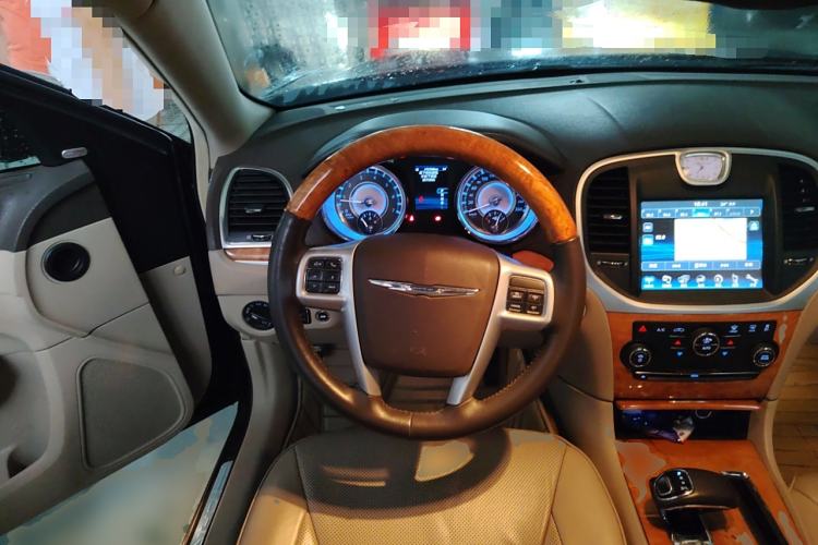 Used Chrysler 300C 2013 3.6L Luxury Edition Steering Wheel