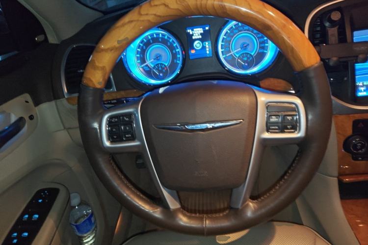Used Chrysler 300C 2013 3.6L Luxury Edition Steering Wheel
