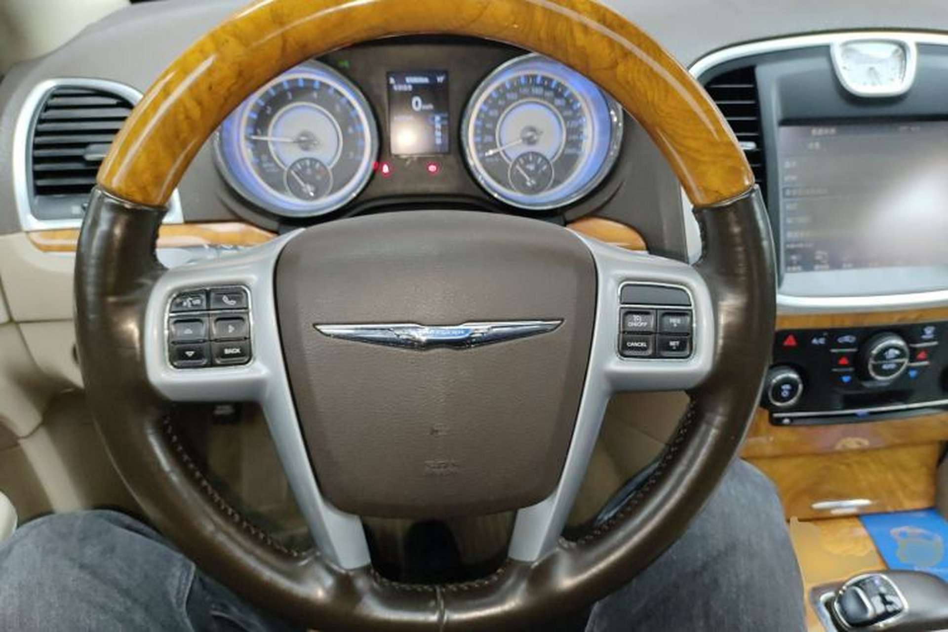 Used Chrysler 300C 2013 3.6L Luxury Edition Steering Wheel