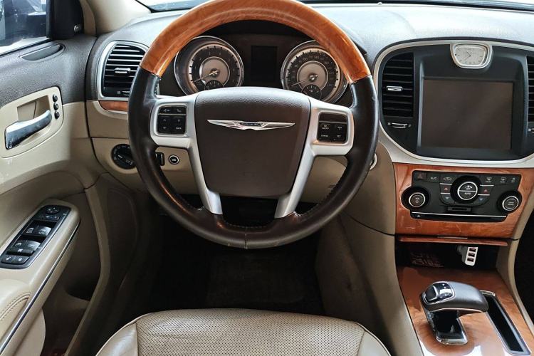 Used Chrysler 300C 2013 3.6L Luxury Edition Steering Wheel