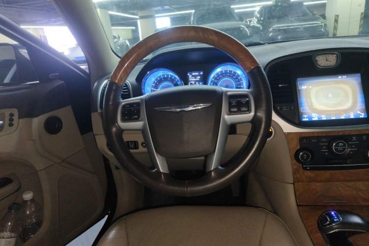 Used Chrysler 300C 2013 3.6L Luxury Edition Steering Wheel