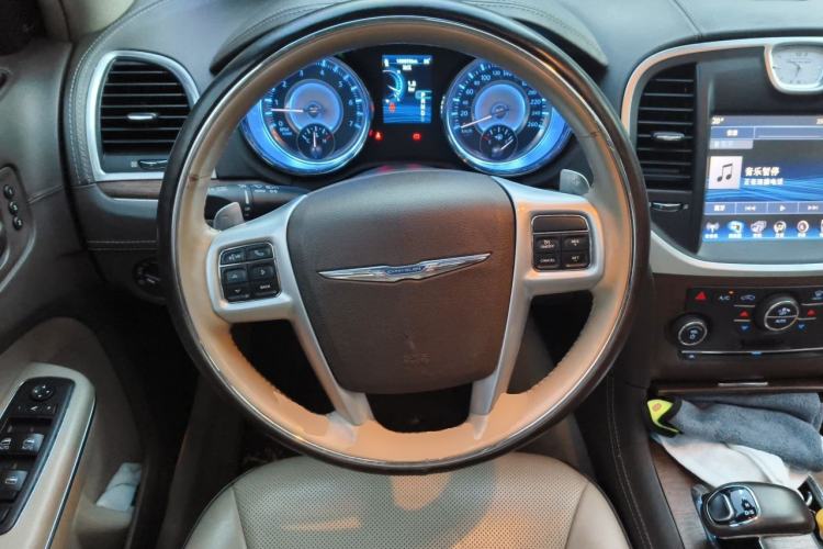 Used Chrysler 300C 2013 3.6L Premium Edition Steering Wheel