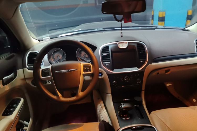 Used Chrysler 300C 2013 3.6L Luxury Edition Steering Wheel