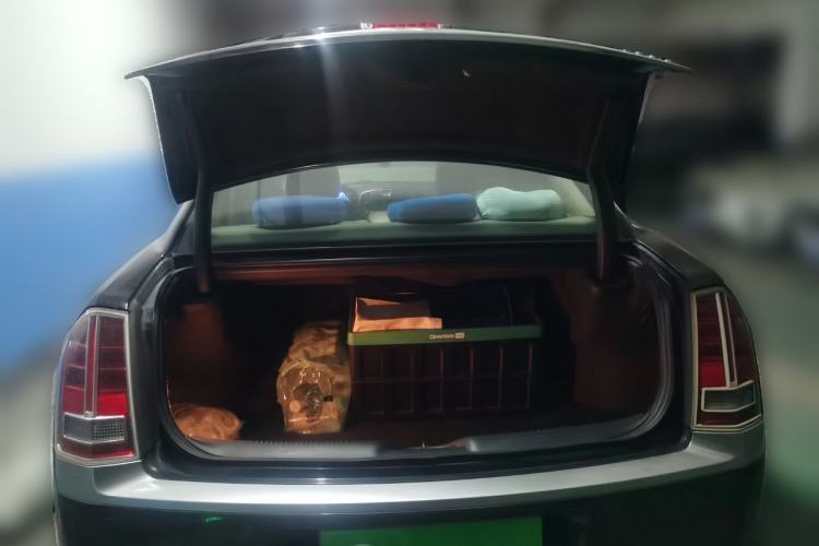 Used Chrysler 300C 2013 3.6L Premium Edition Trunk