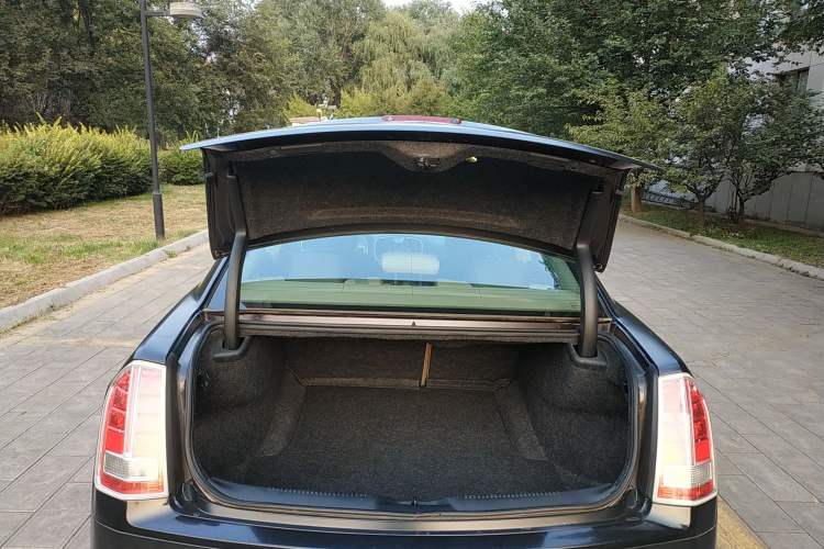 Used Chrysler 300C 2013 3.6L Premium Edition Trunk