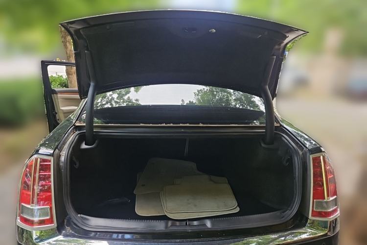 Used Chrysler 300C 2013 3.6L Luxury Edition Trunk